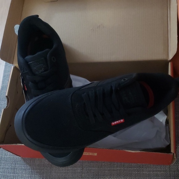 Levi's black sneaker! - Picture 2 of 9